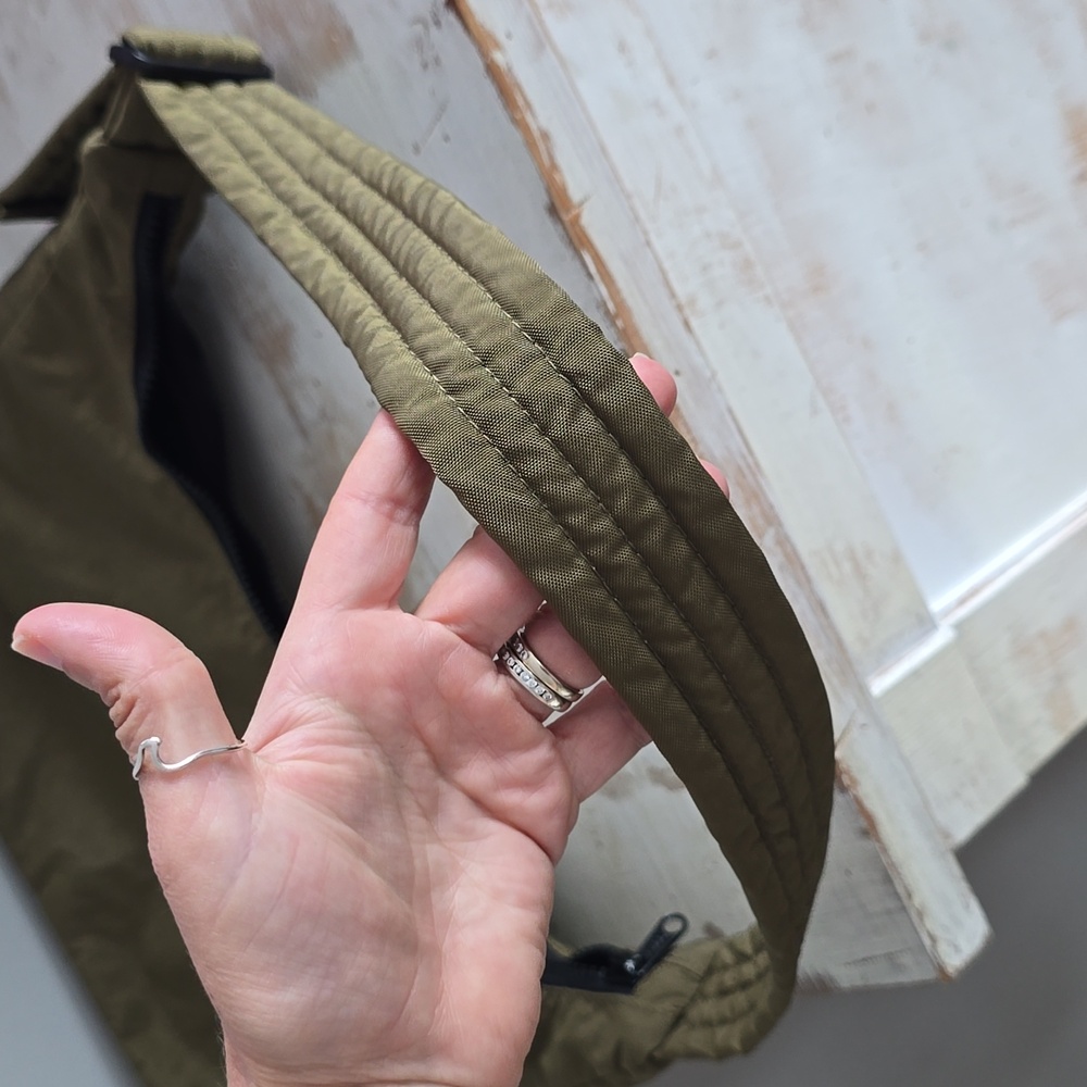 BAGGU Nylon Shoulder Bag In Seaweed - Picture 6 of 10